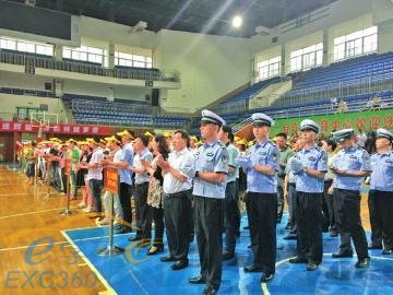 四川自贡申领驾照 不低于4小时交通执勤文明劝导