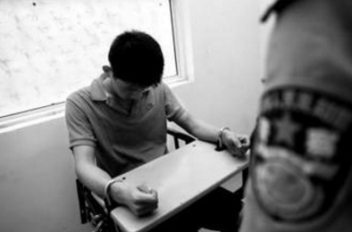 替父考驾照男子被拘留