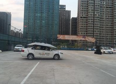 郑州沃尔玛超市楼顶 “空中驾校”被关停