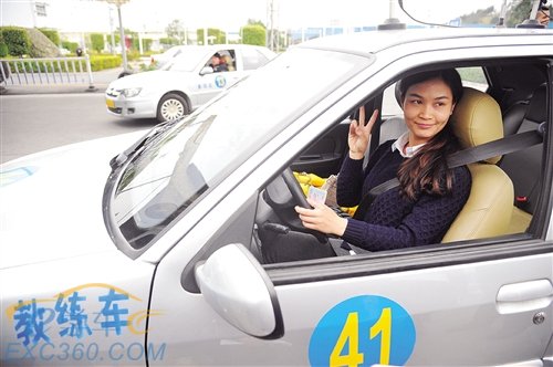 南宁车管业务改革惠及百万车主 驾考自主办结提速